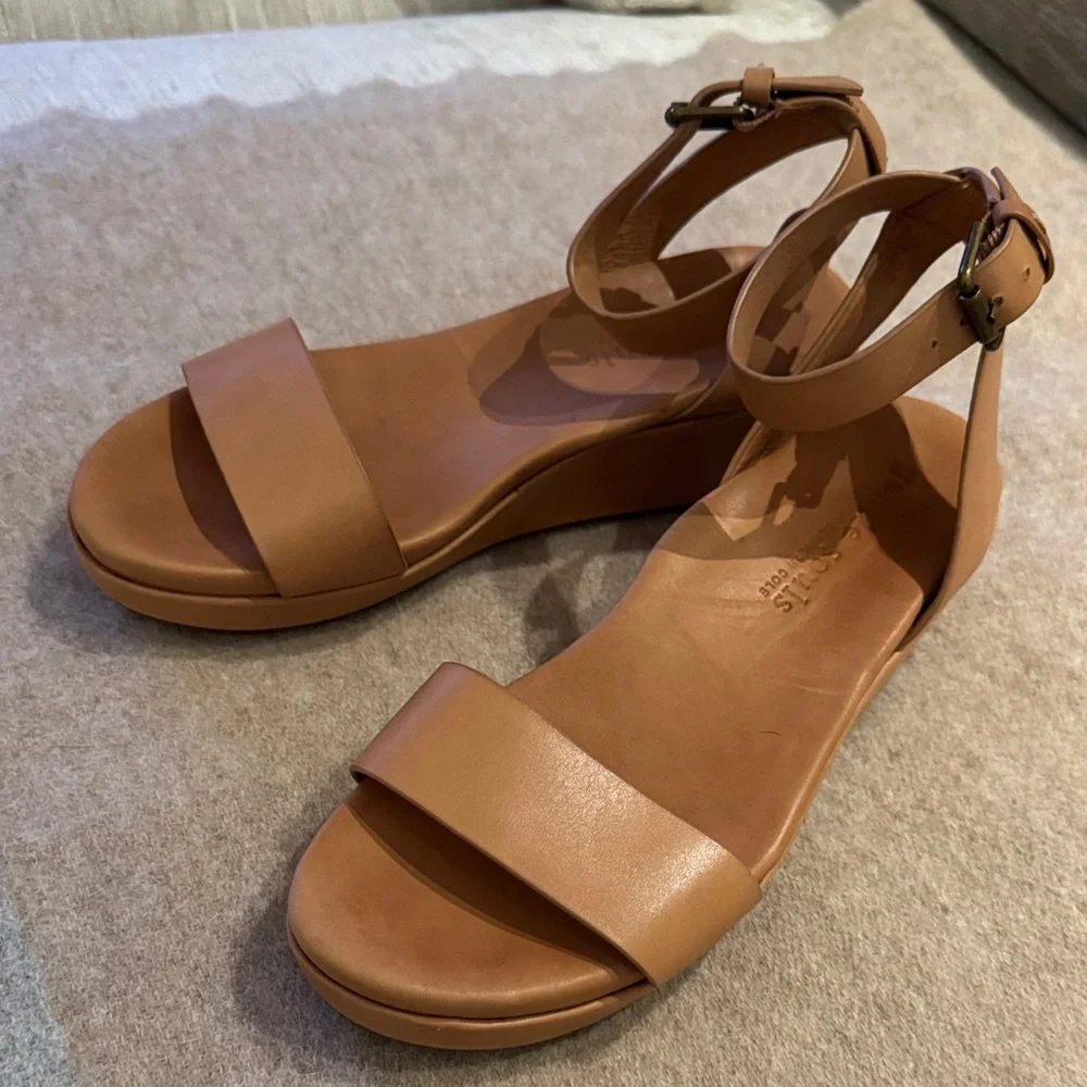 Gentle Souls by Kenneth Cole Tan Ankle-Strap Leather Sandals - Picture 1 of 9